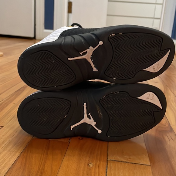 Kids black and white Jorden’s - Picture 4 of 4